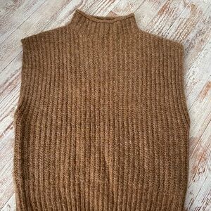 Madewell boxy sleeveless sweater